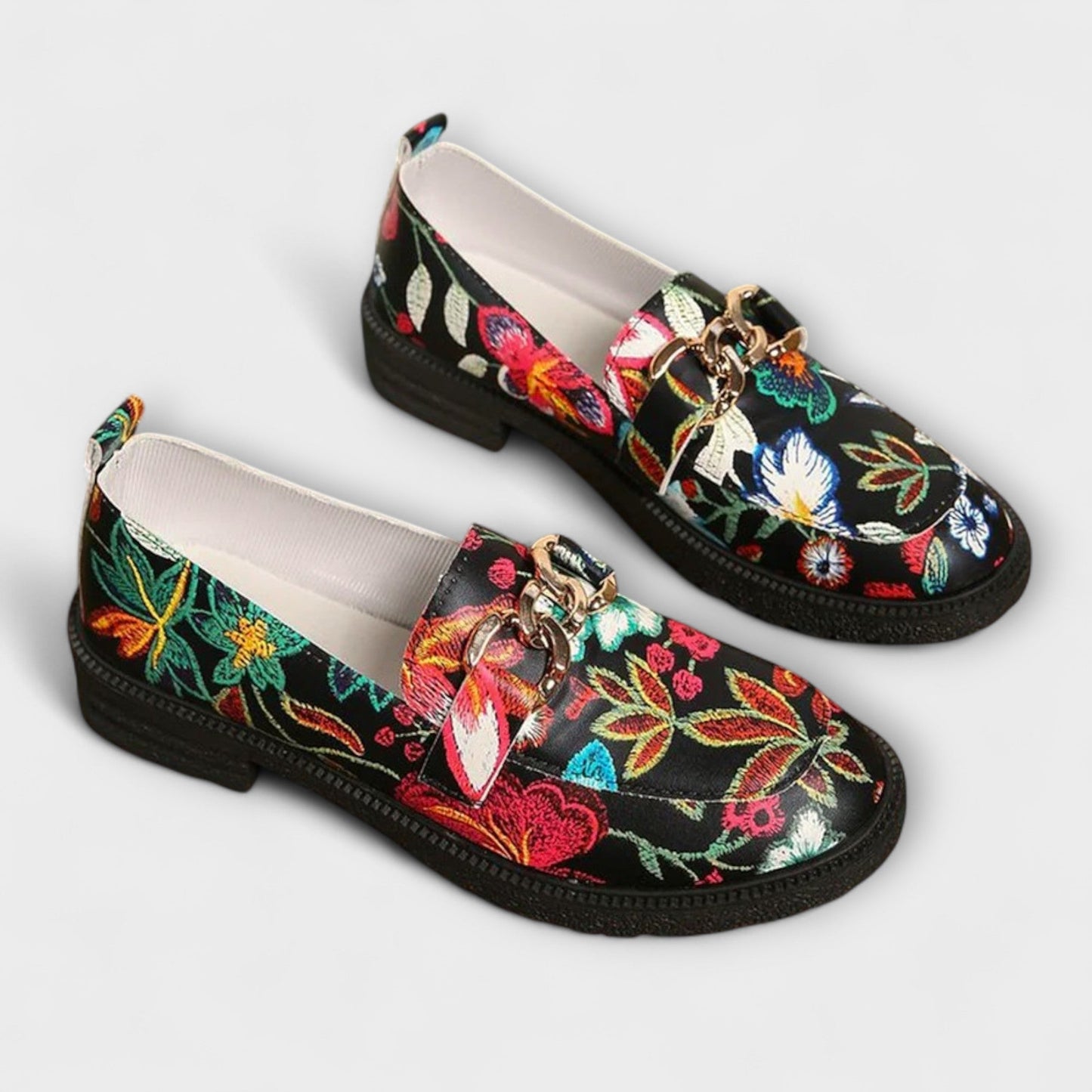 Mocasines coloridos con estampado de flores