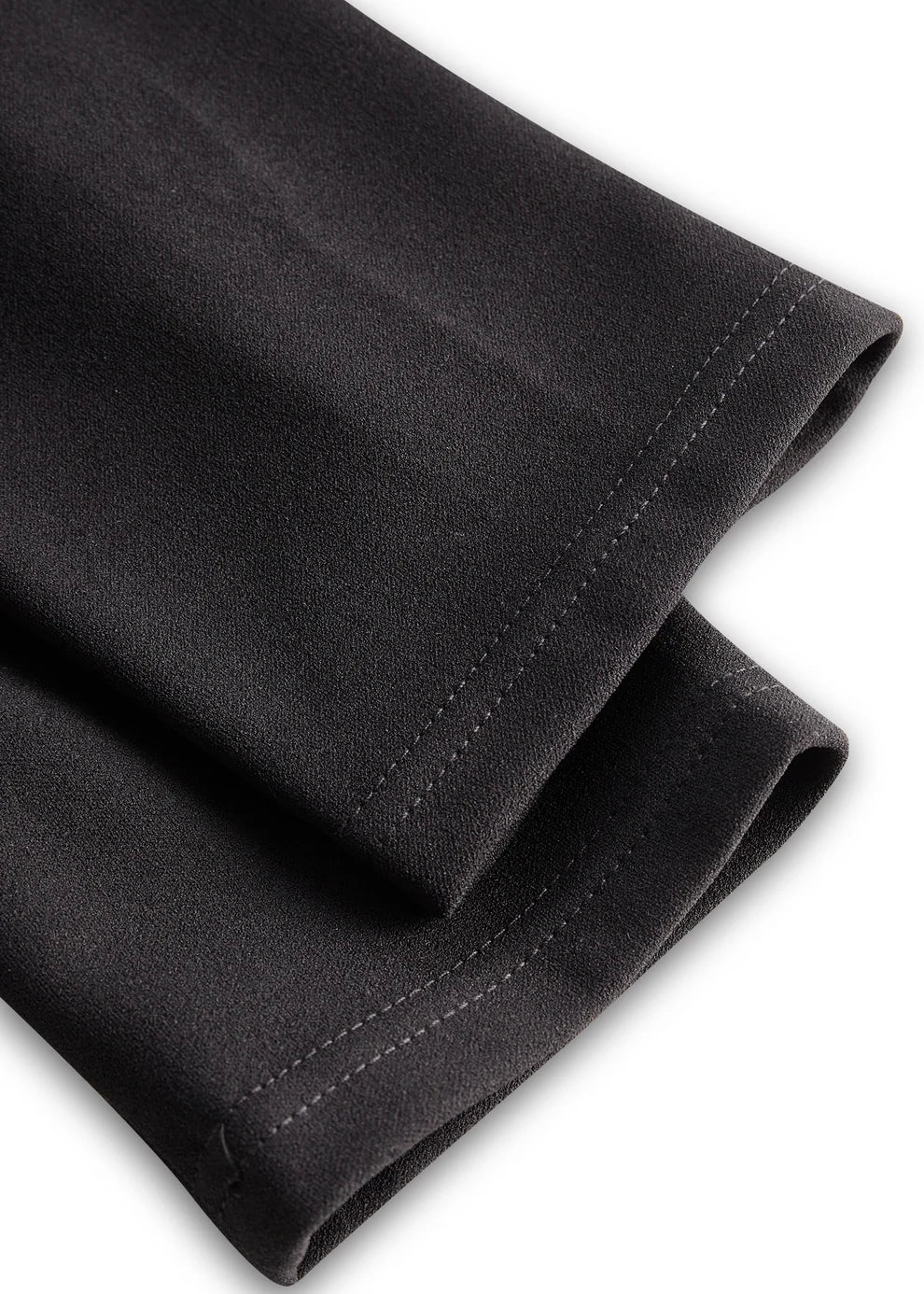 Noemí | Vestido negro refinado con cinturón