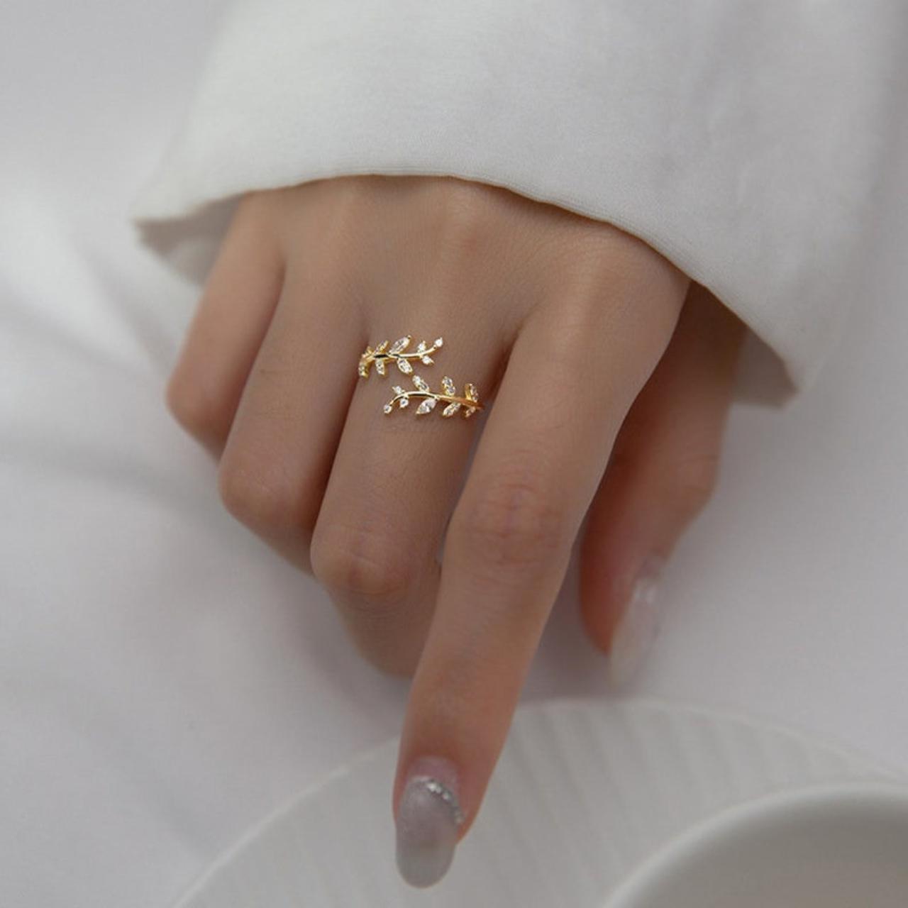 Anillo de Circonita en Oro de 18K