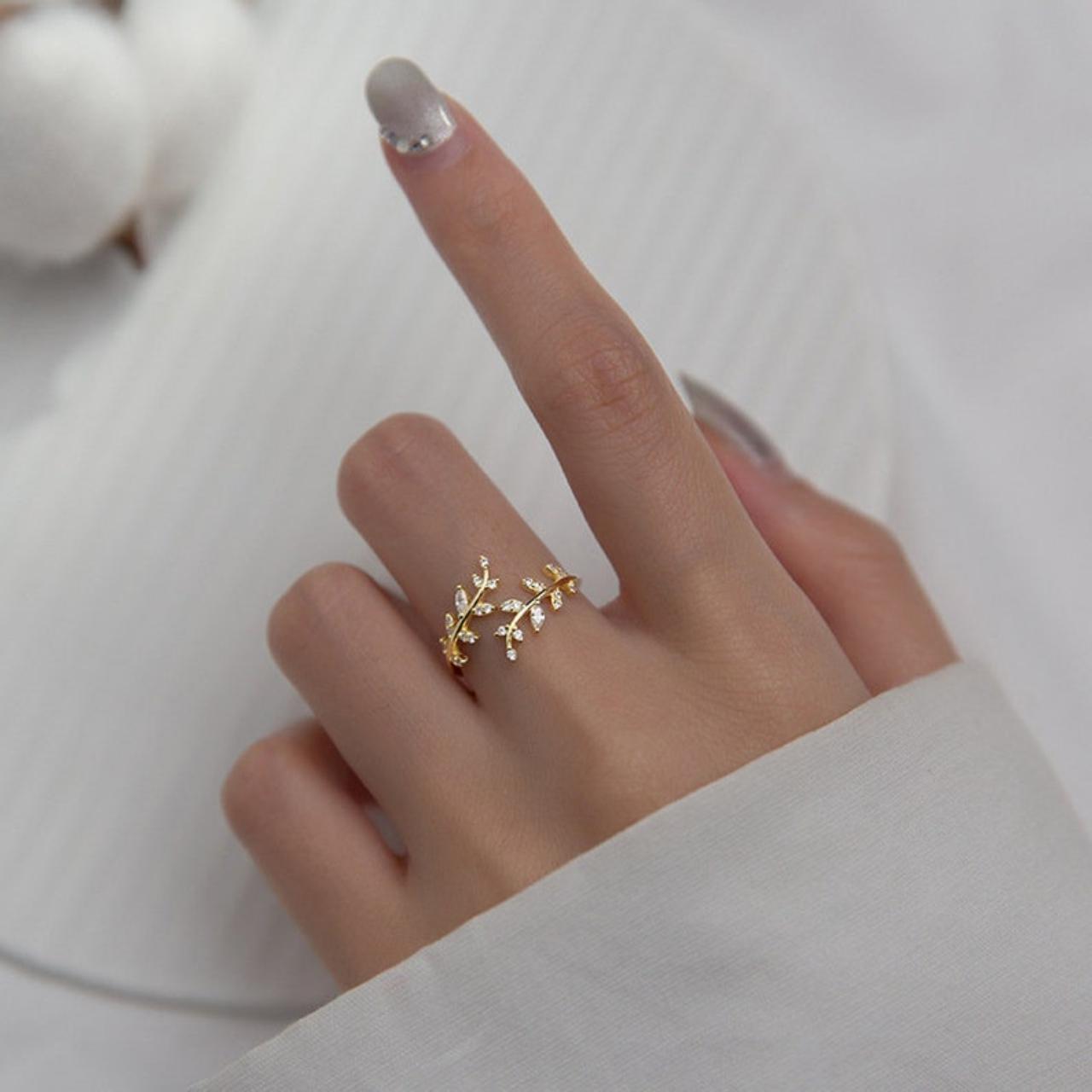 Anillo de Circonita en Oro de 18K