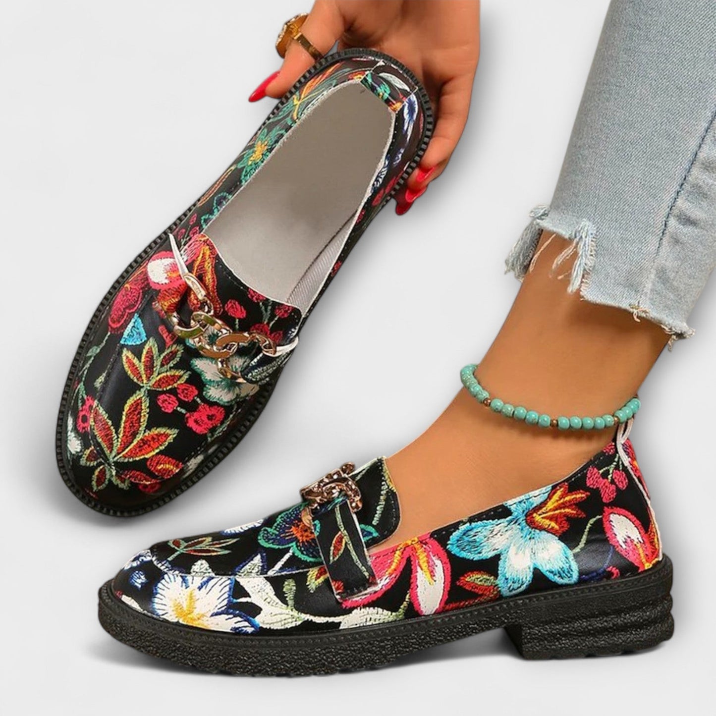 Mocasines coloridos con estampado de flores